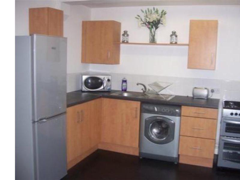 Oyo Arinza Apartments, Liverpool Bagian luar foto