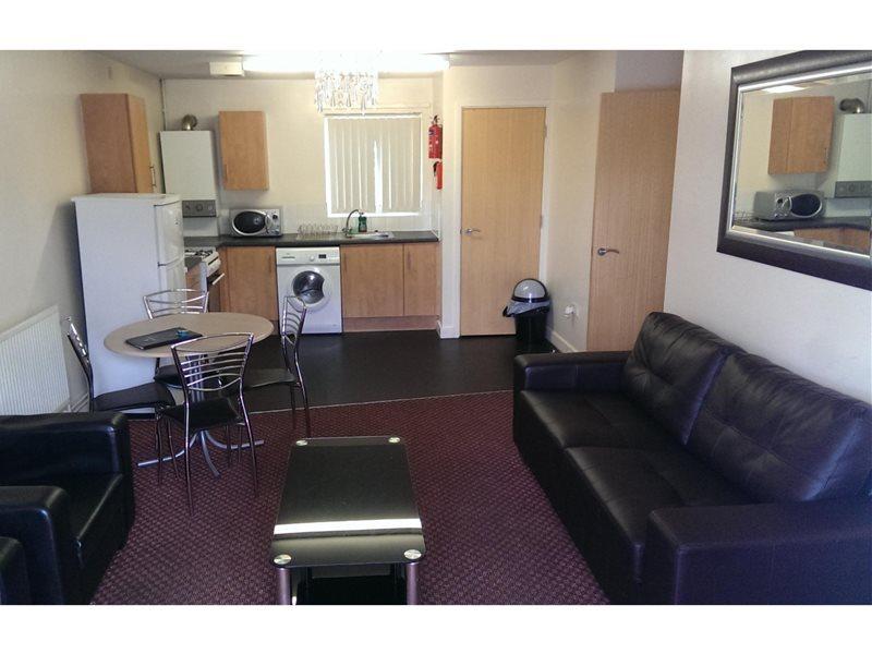 Oyo Arinza Apartments, Liverpool Bagian luar foto