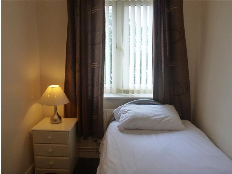Oyo Arinza Apartments, Liverpool Bagian luar foto