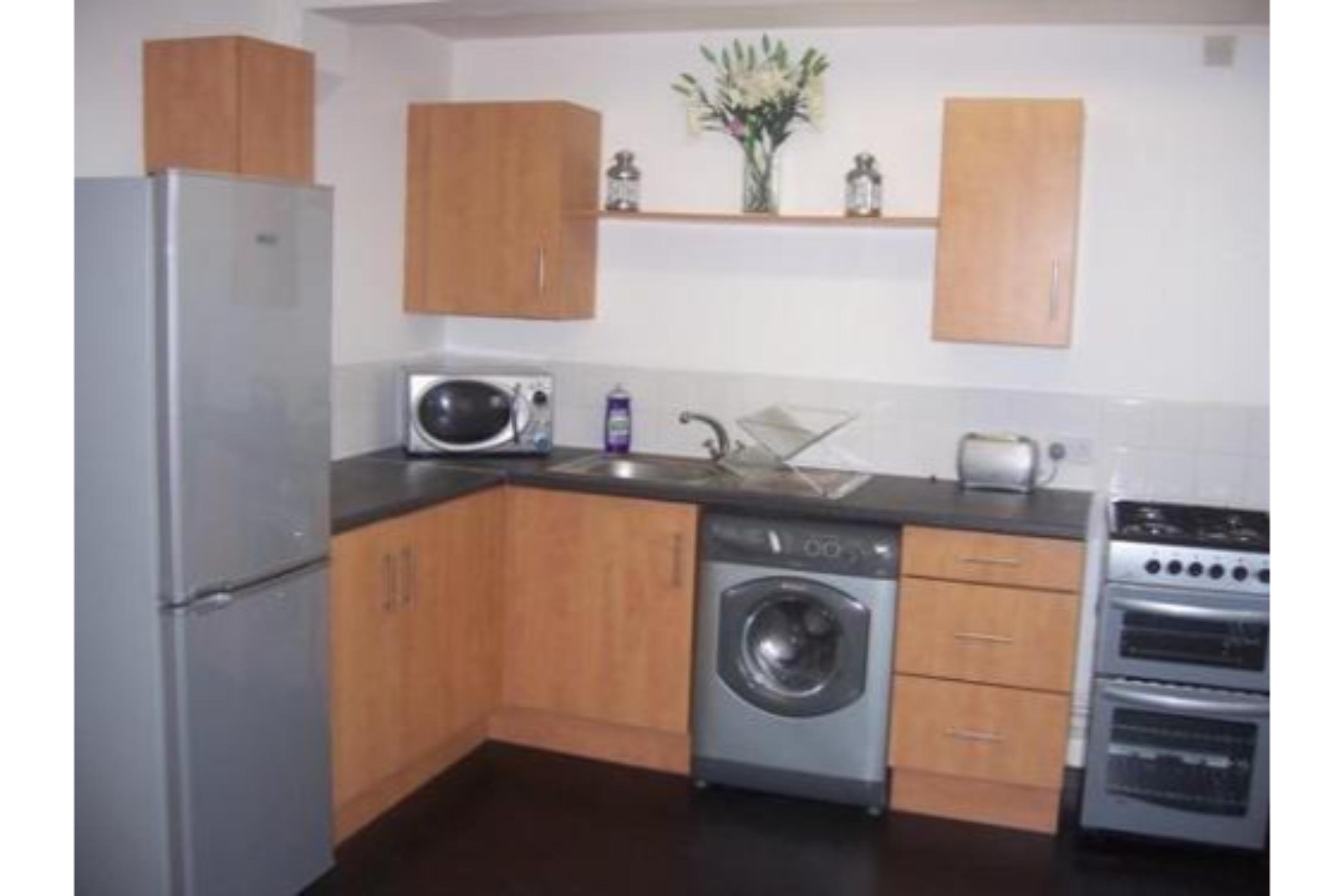 Oyo Arinza Apartments, Liverpool Bagian luar foto