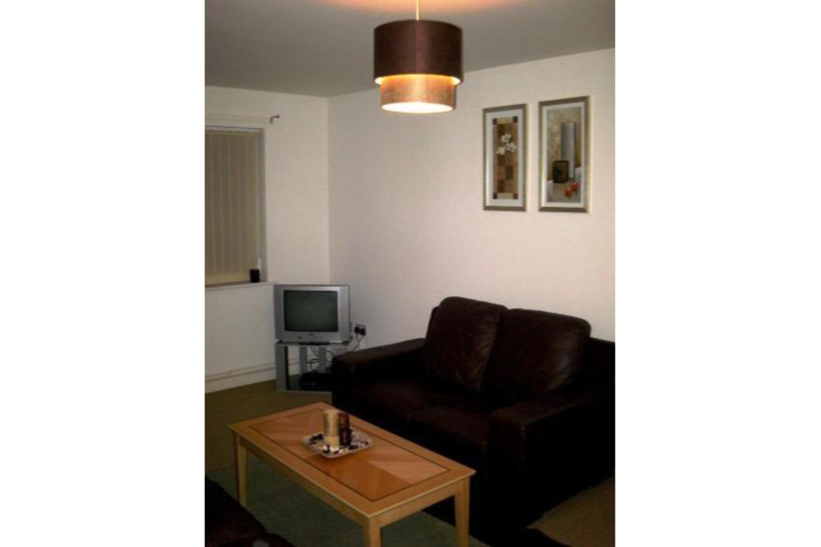 Oyo Arinza Apartments, Liverpool Bagian luar foto