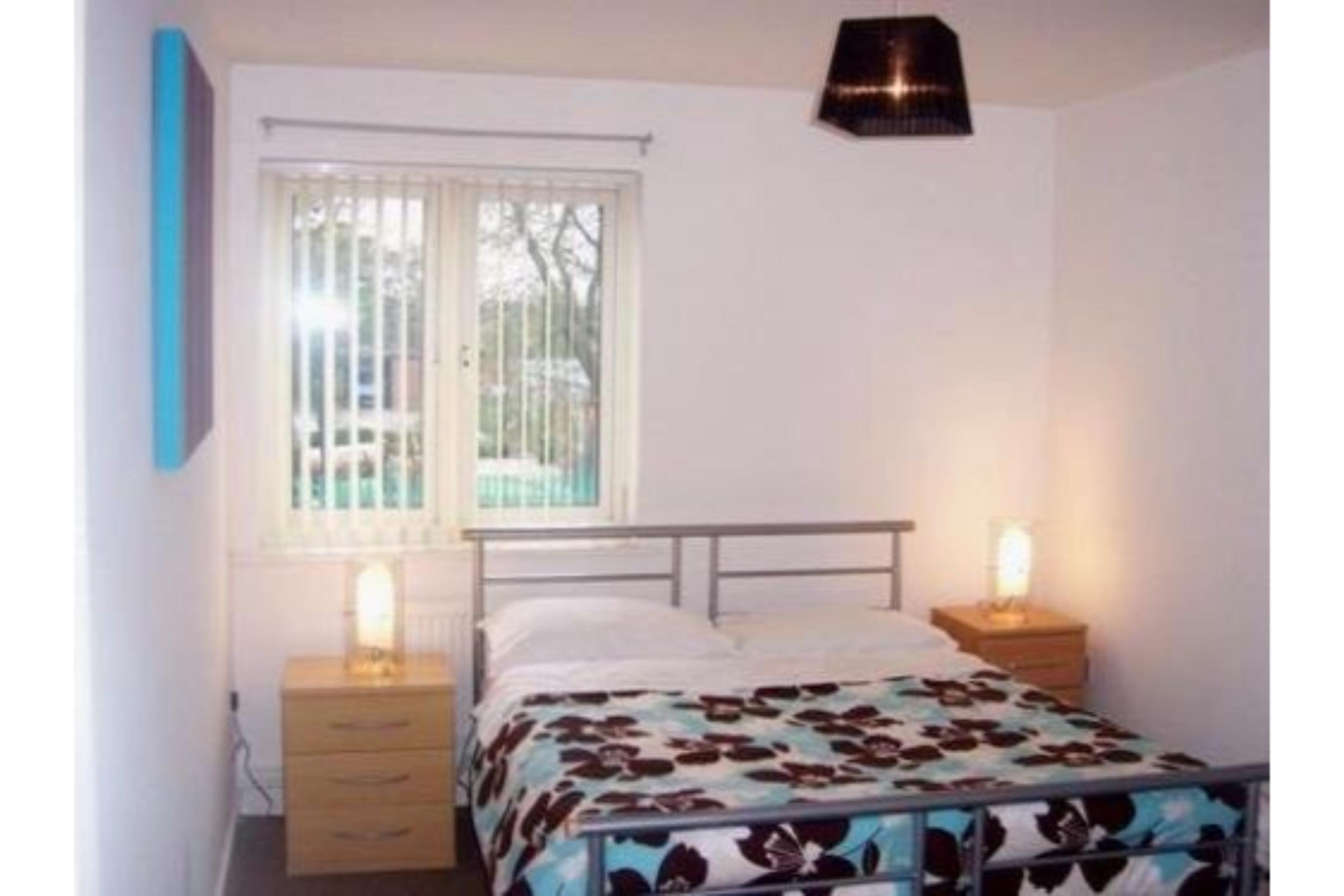 Oyo Arinza Apartments, Liverpool Bagian luar foto