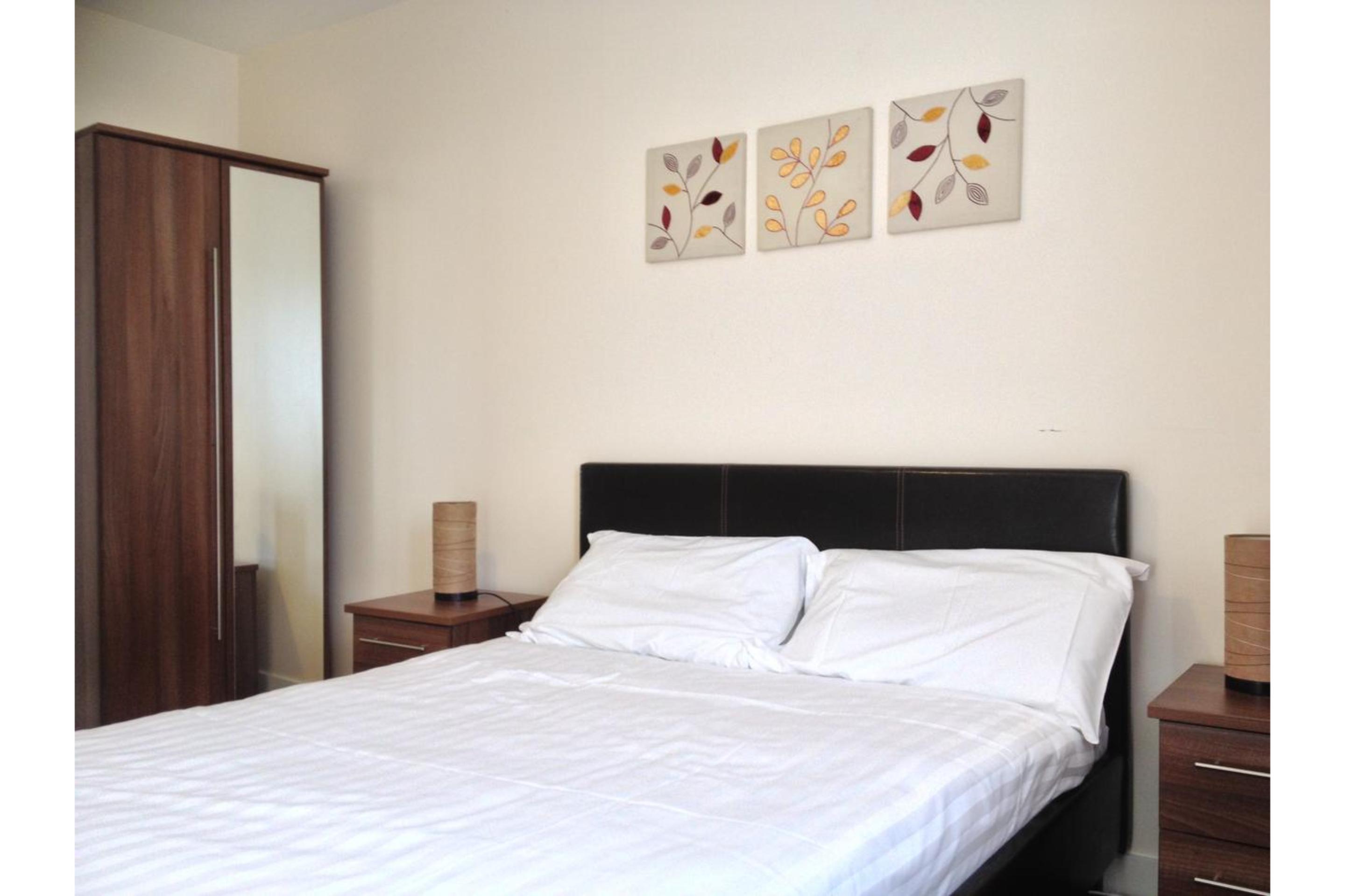 Oyo Arinza Apartments, Liverpool Bagian luar foto