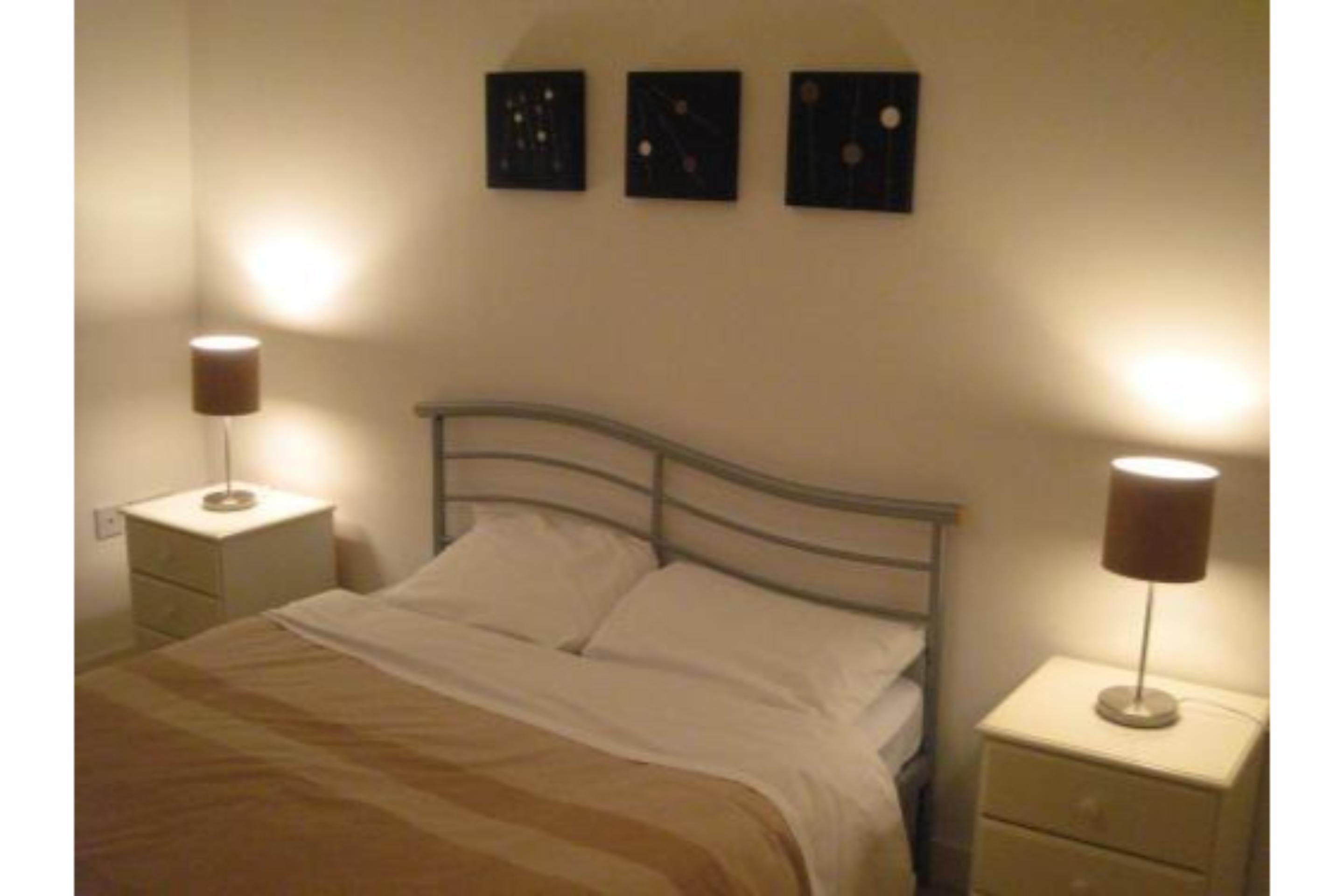 Oyo Arinza Apartments, Liverpool Bagian luar foto