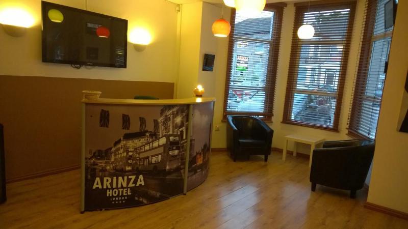 Oyo Arinza Apartments, Liverpool Bagian luar foto